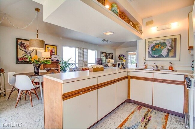 Building Photo - 1 br, 1 bath Apartment - 128 Lee St A Unit A