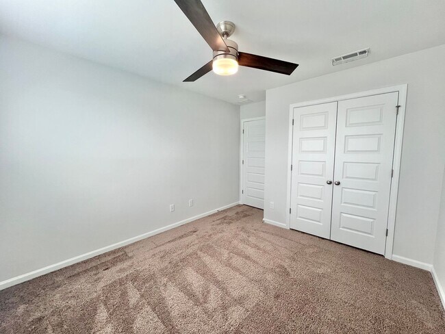 Building Photo - Stunning 4BD, 3.5BA Knightdale Townhome with a 2-Car Garage in an HOA Community