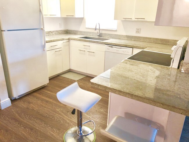 Kitchen - 8404 W Sample Rd