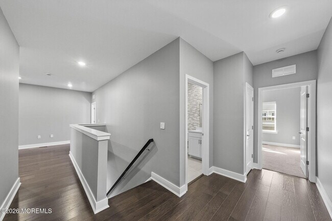 Building Photo - 1003 Navigator Ave