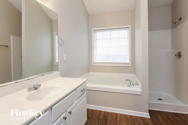 Building Photo - 9435 Waldrip Rd