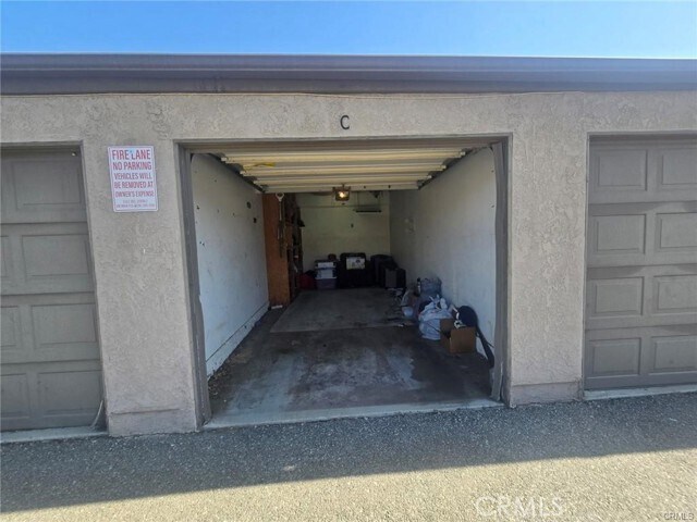 Building Photo - 3640 Oak Creek Dr
