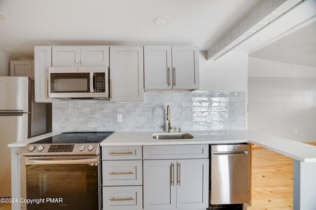 Building Photo - 314 Main St