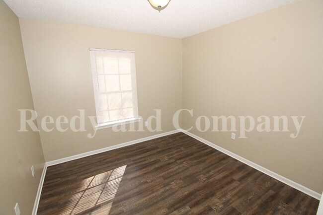 Building Photo - 3230 Sweet Springs Dr