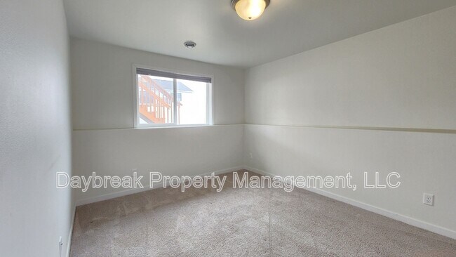 Building Photo - 2584 66th Ave S