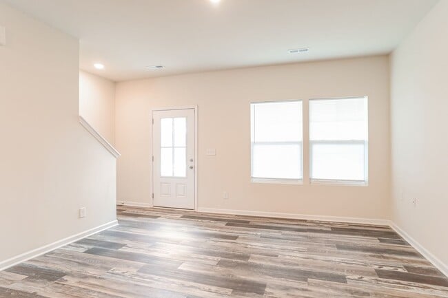 Building Photo - Brand New End-Unit Townhome | 3 BR/2.5BA | 1-Car Garage | Near Downtown Mooresville