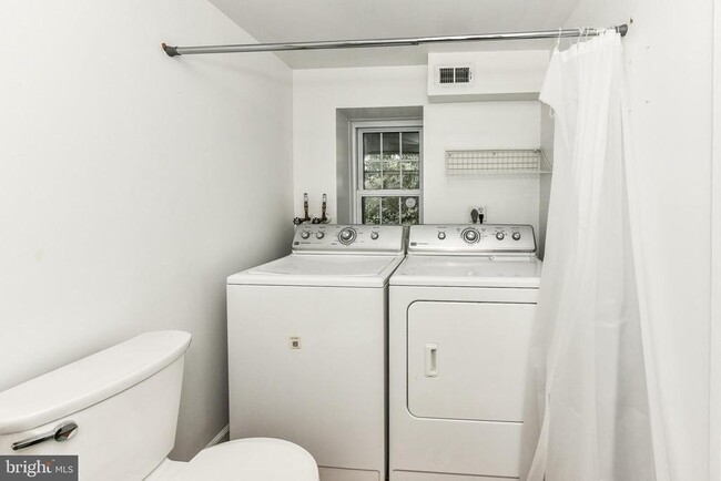 Building Photo - 4817 S 28th St