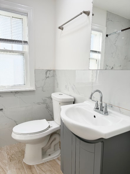 Building Photo - 18534 Wentworth Ave