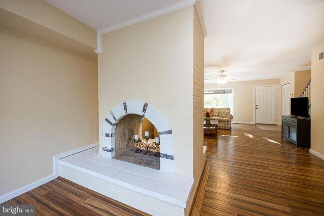 Building Photo - 3930 Gatehouse Lane