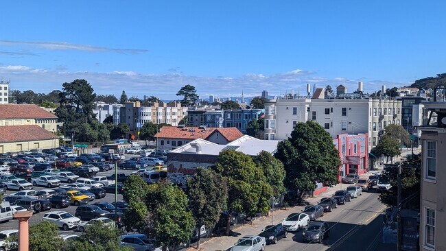 Corner Views - 1201 Willard St