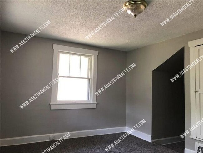Building Photo - Perfect 3bed 1 Bath Waldo Home-Available i...