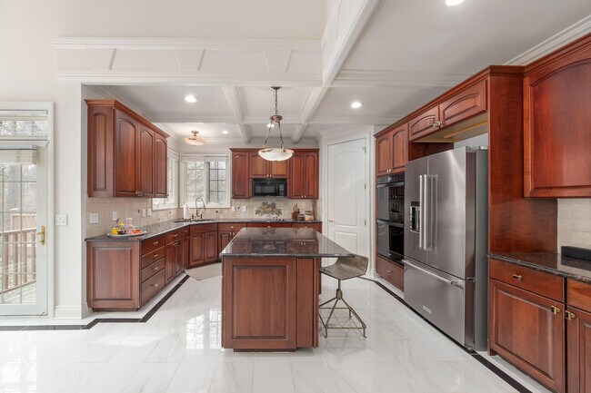 Building Photo - 16646 Brooklane Blvd