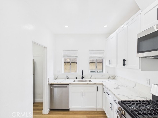 Building Photo - 1533 E 3rd St