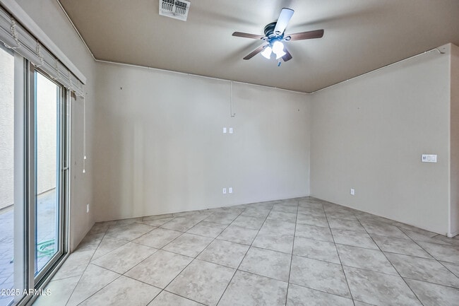Building Photo - 2060 E Heartwood Ln