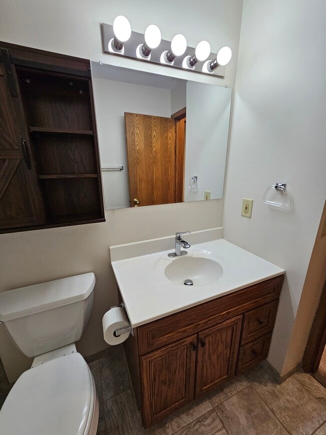 Building Photo - 216 Union St NE