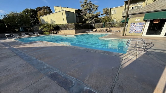 Building Photo - Modern Culver City Gem: Spacious 2-Bed Con...