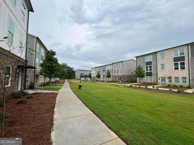 Building Photo - 327 Maltibie Dr
