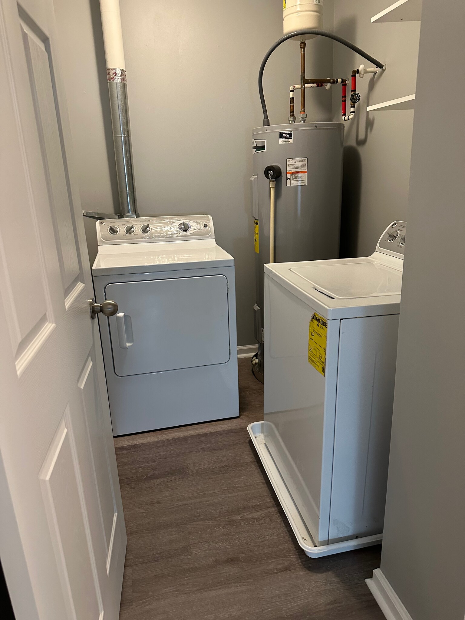 Laundry - 2230 Valley Edge Dr