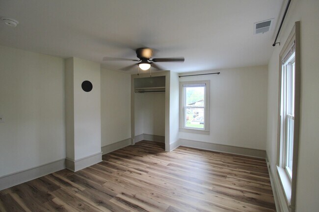 Building Photo - 56 Grindstone Rd