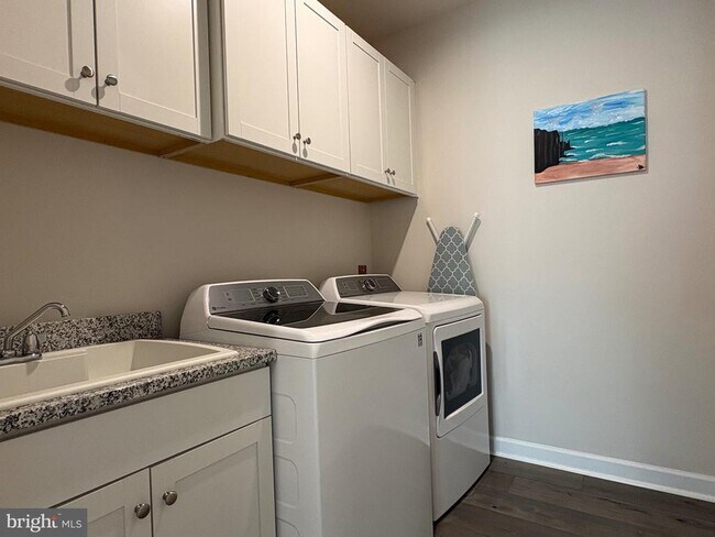 Building Photo - 7312 Mountaineer Dr