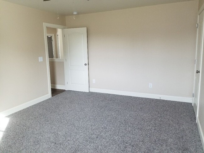 Building Photo - 806 NC-581