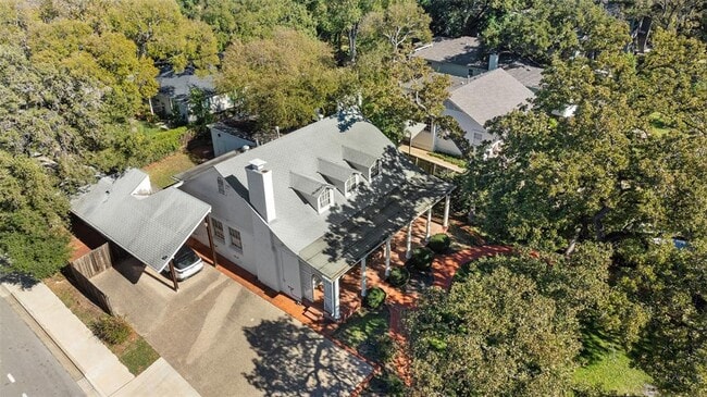 Building Photo - 2612 Bridle Path
