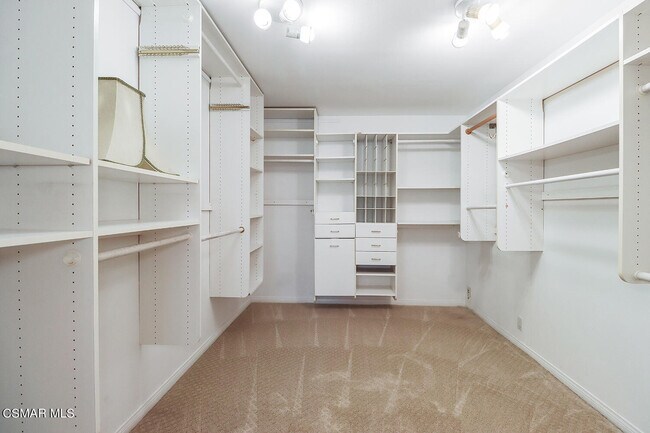 Building Photo - 2612 Yellowwood Dr