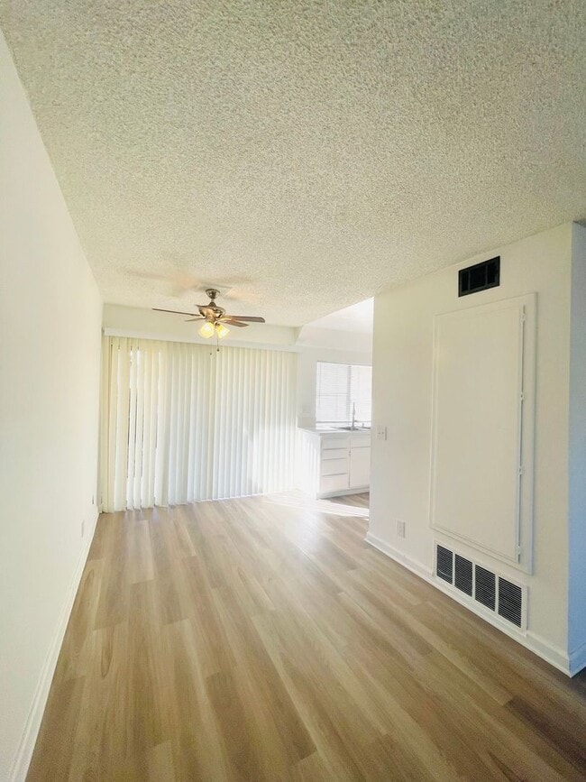 Building Photo - Todd Ranch Condo Welcome to the Todd Ranch Condo, 3-bedroom, 2-bathroom home located in the vibra...