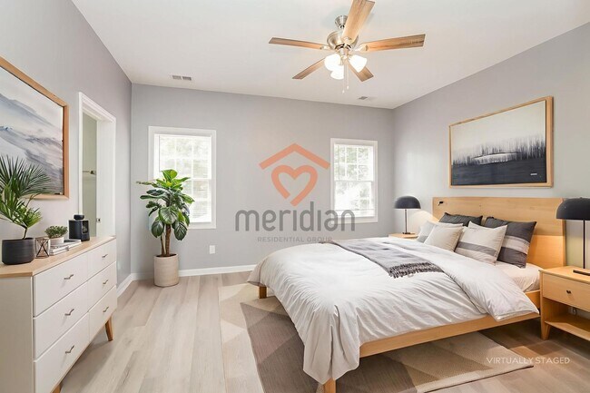 Building Photo - 4 bed / 4 bath ~ Move-in Today!