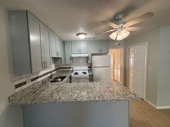 Building Photo - 1031 Columbia Ave