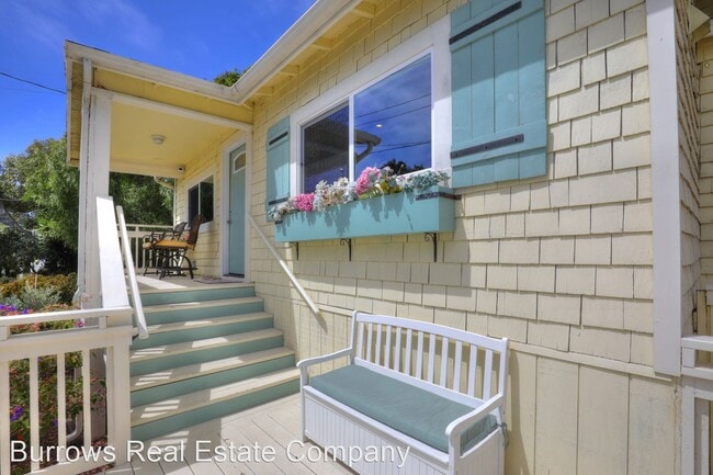Building Photo - 2 br, 1 bath House - 2304 Varley Street