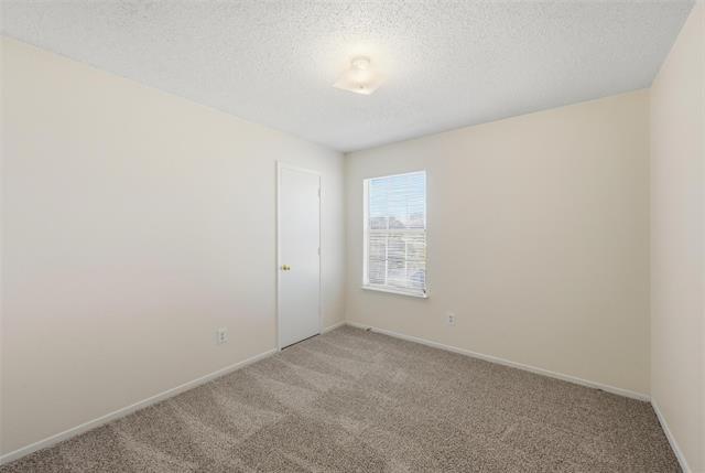 Building Photo - 504 Kings Way Dr