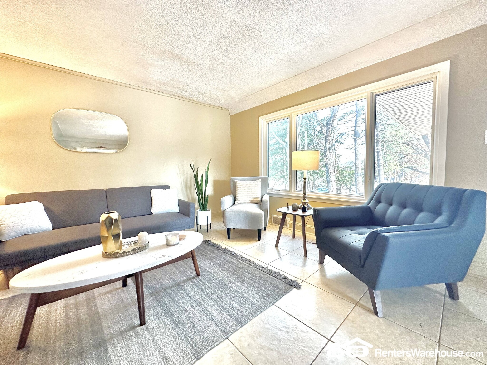 Building Photo - 3006 Fleur Dr