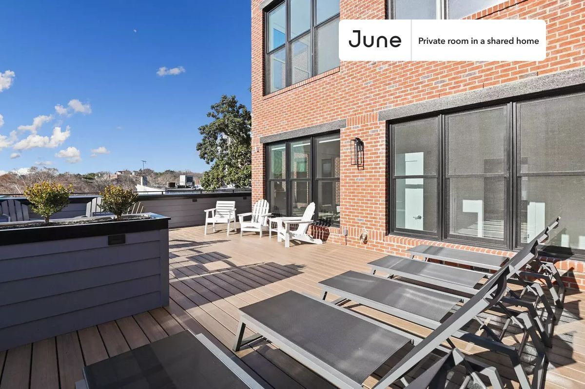 Building Photo - Room in Shared 4 bed/2 bath home in Dupont Circle