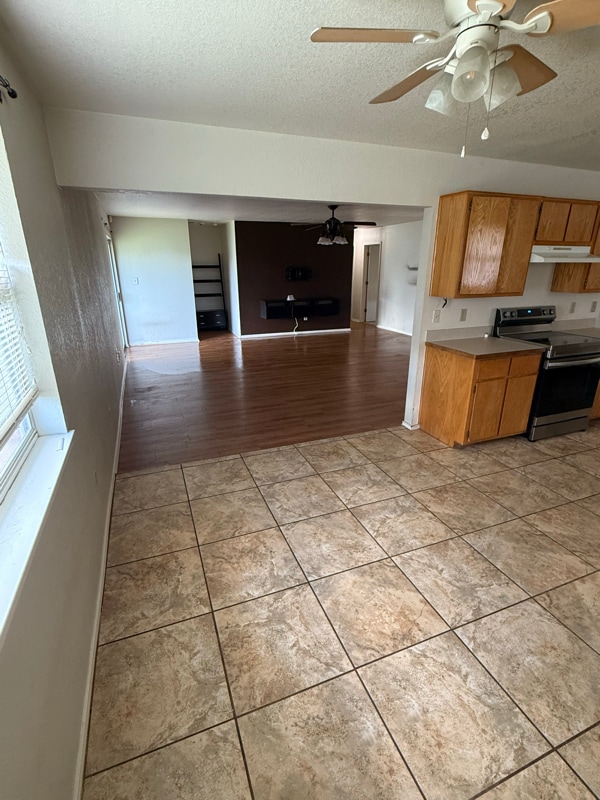 Building Photo - 4200 Lonesome Dove Dr