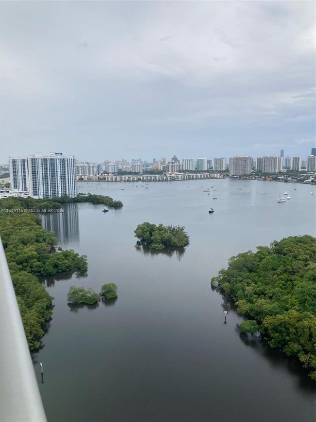 Primary Photo - 16385 Biscayne Blvd