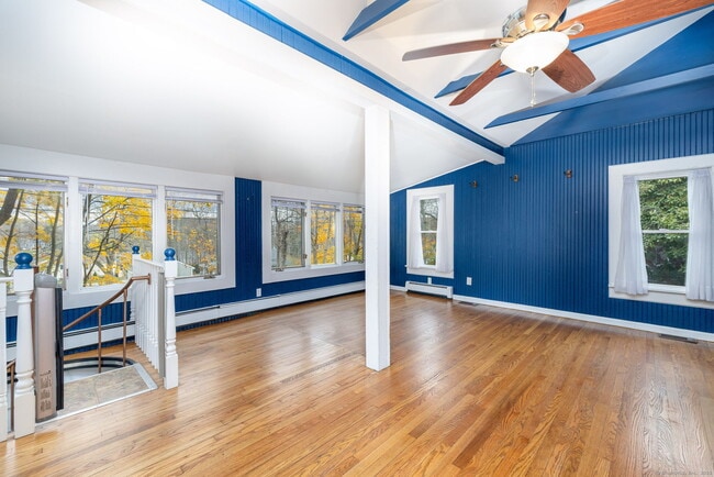 Building Photo - 30 Lakeview Dr