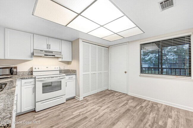 Building Photo - 1515 Huntington Ln