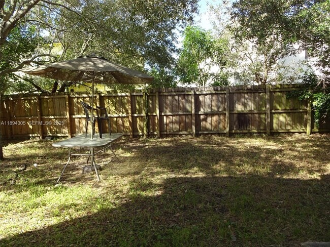 Building Photo - 174 NE 32nd Terrace