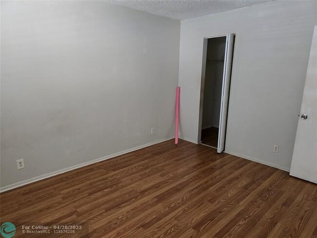 Building Photo - 7925 S Colony Cir