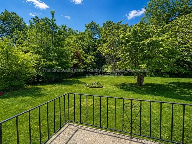 Building Photo - 6400 Shetland Dr