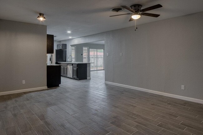 Building Photo - 100 Crestline Dr