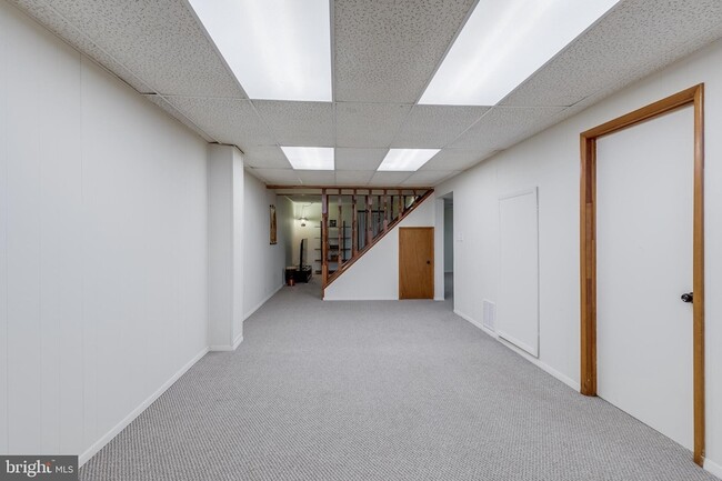 Building Photo - 1700 Chester Mill Rd