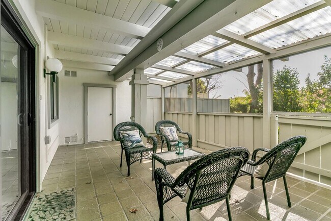 Building Photo - 5350 Cribari Green