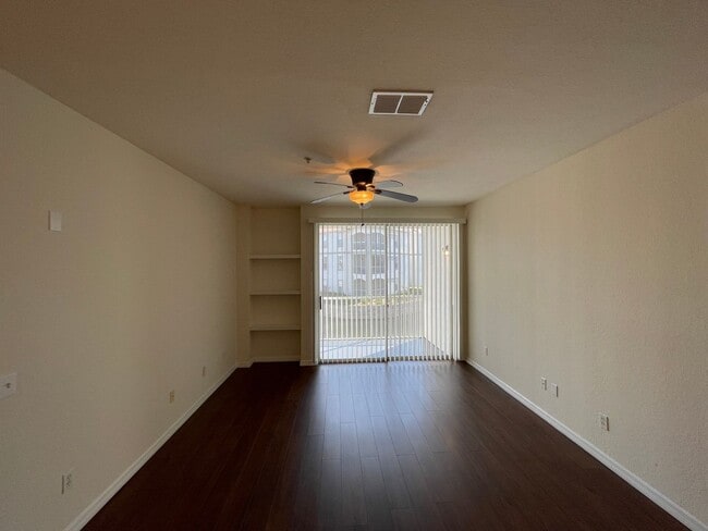 Building Photo - Water View!! 4 Bedroom/2 Bath Orlando Condo in Bella Terra!