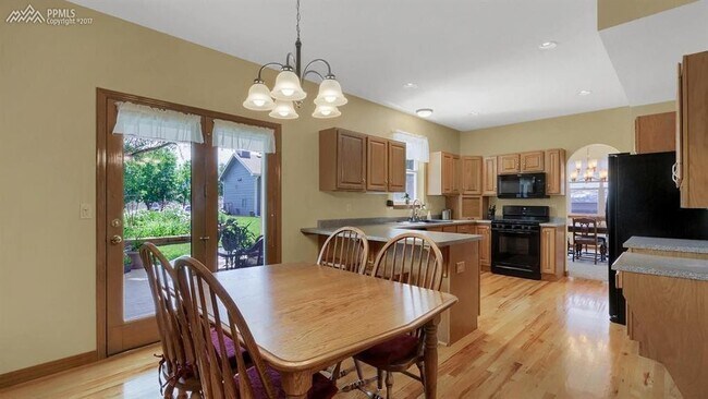 Building Photo - 235 Tamarron Dr