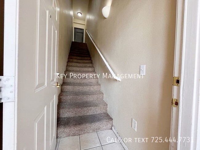 Building Photo - 2 BED 2 BATH CONDO IN GATED COMMUNITY NEAR...