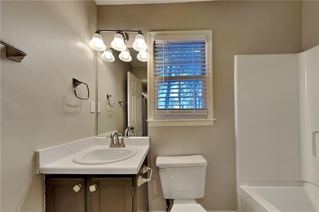 Building Photo - 3887 Spring Meadow Dr