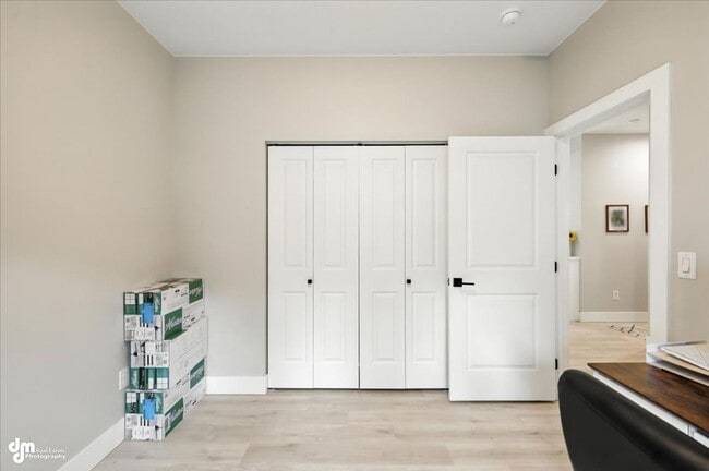 Building Photo - 4 BEDROOM | 2 BATHROOMS | 3 CAR GARAGE | M...