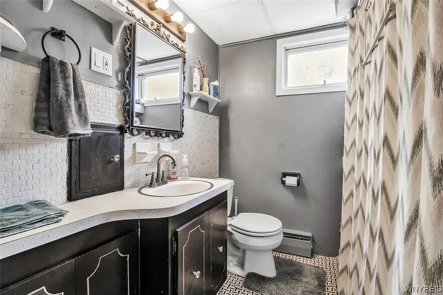 Building Photo - 11 Kaufman Dr